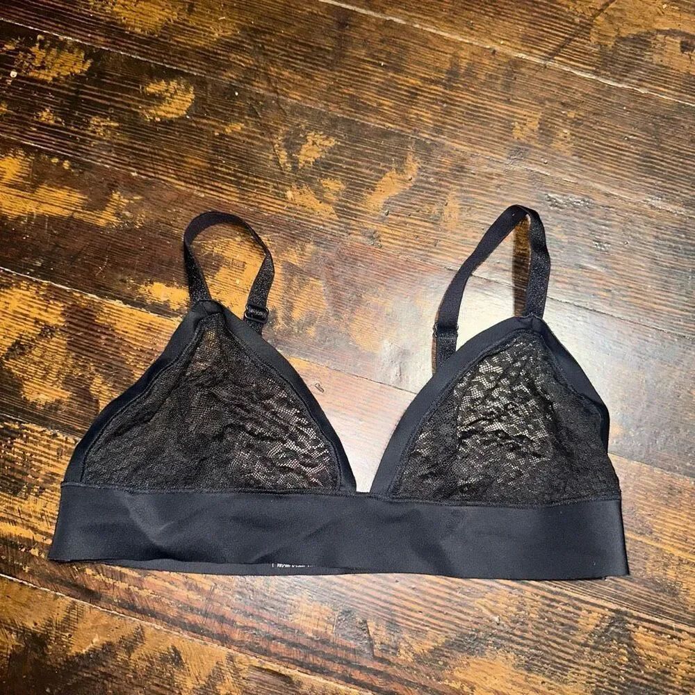 Victoria’s Secret L black strappy lacy triangle bralette